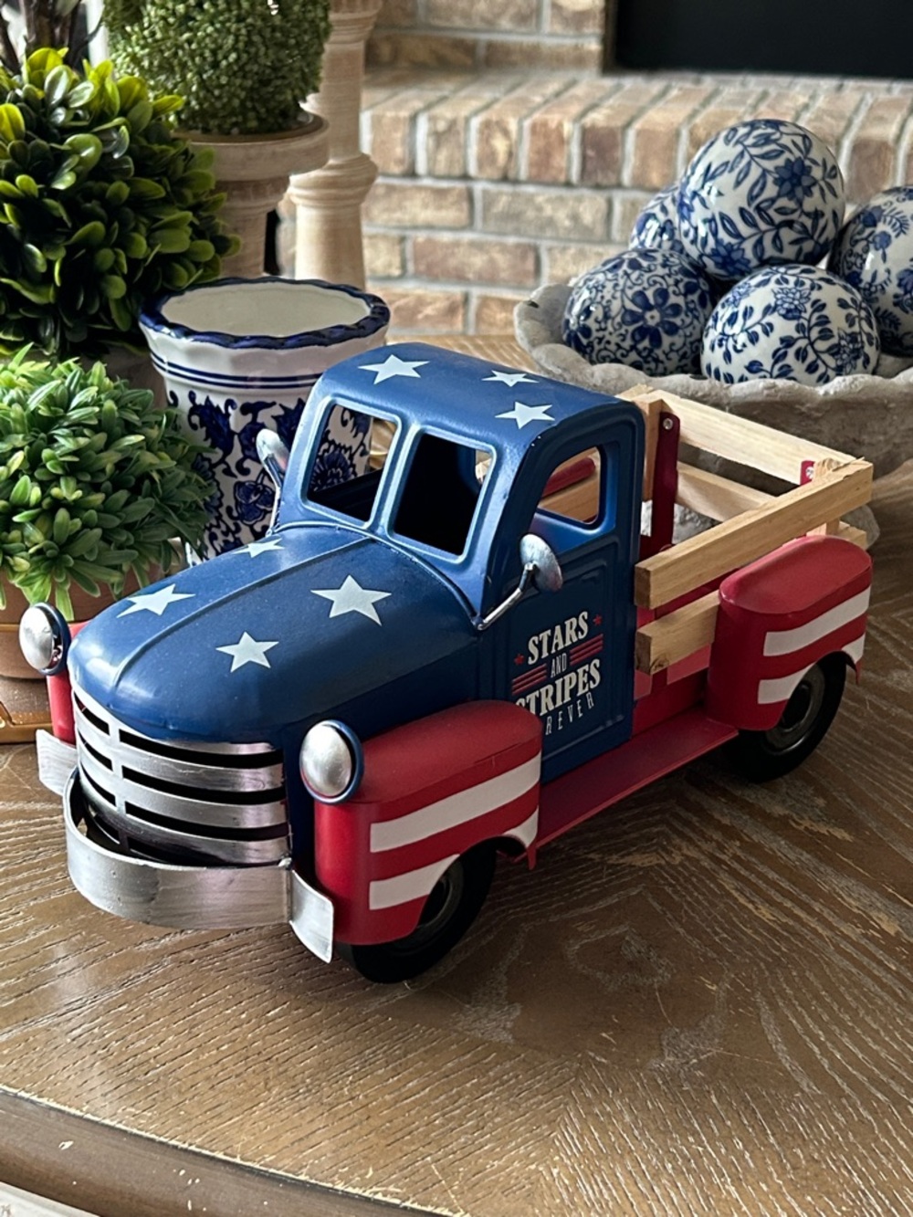 NEW! American Flag Modern Farmhouse Rustic Vintage Metal Farm Pick Up Truck